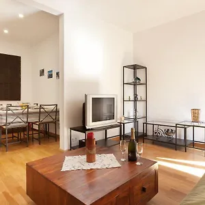 https://lovely-apartment-in-sagrada-familia.topbarcelonahotels.com